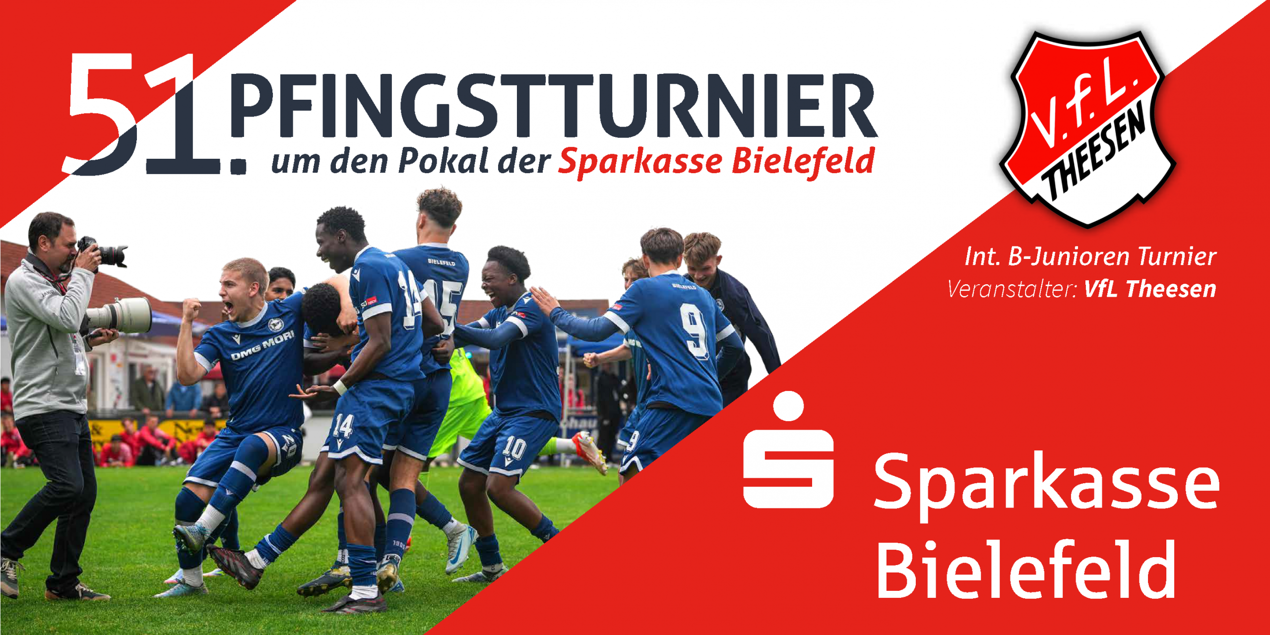 51. Pfingstturnier Sparkasse Bielefeld VfL Theesen - Spieler jubeln